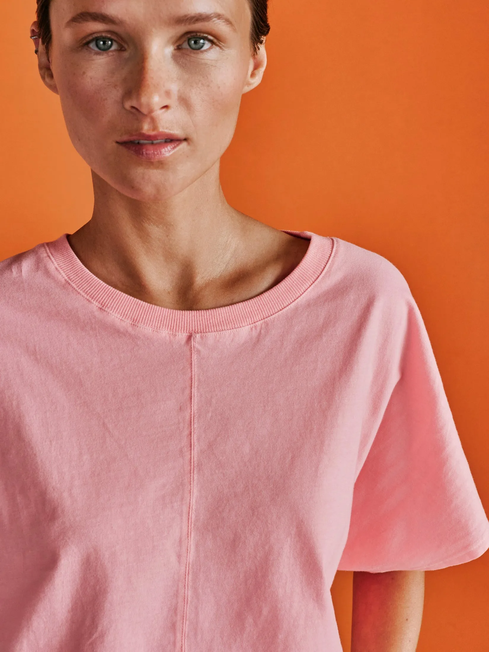 Basic Round Neckline T-Shirt Pink