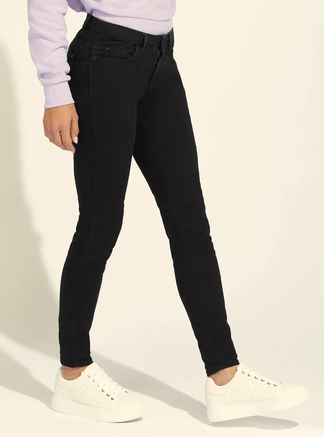 Mid-Rise Curve Skinny Denim Jeans in Black