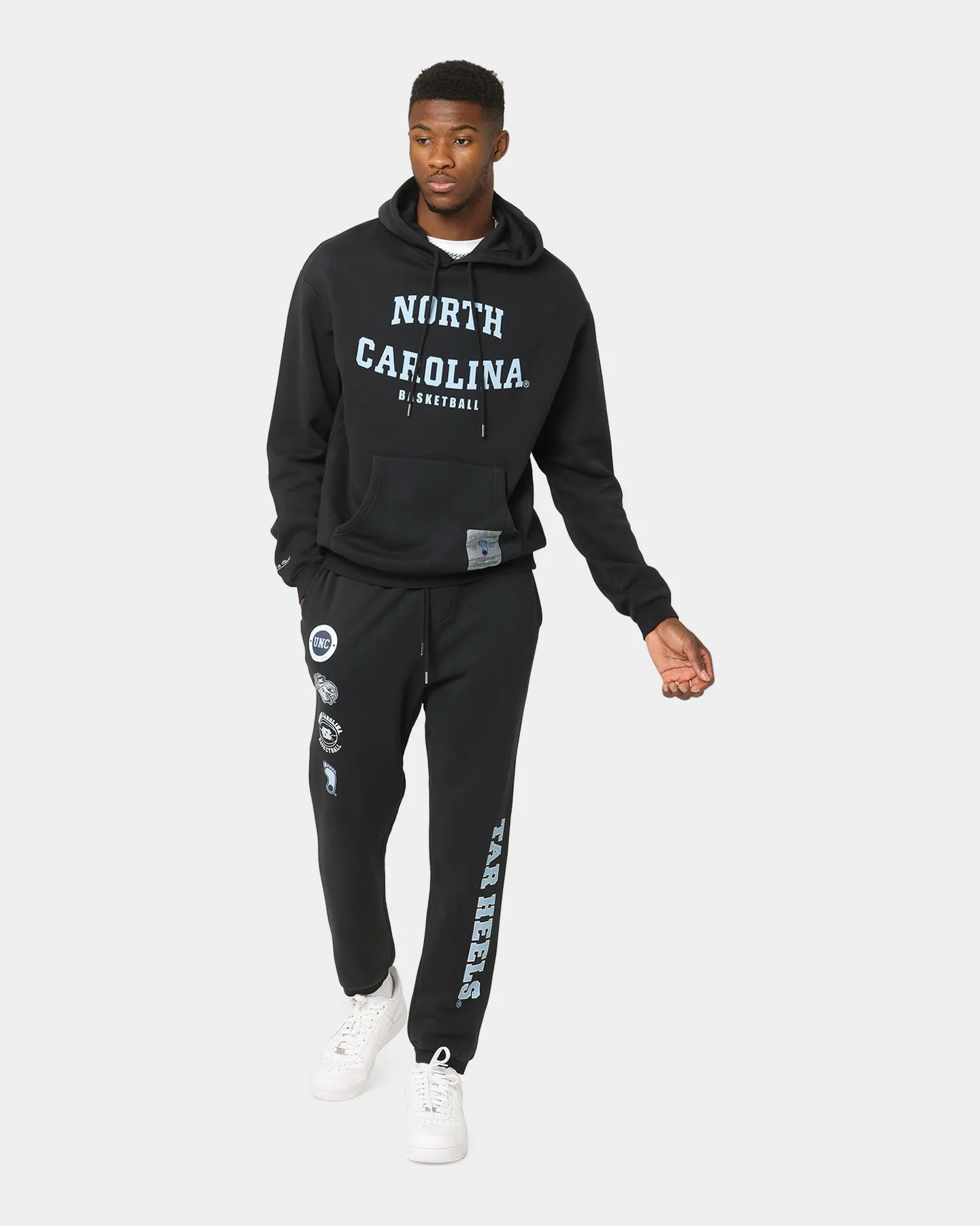 Mitchell & Ness North Carolina Vintage Hoodie Faded Black