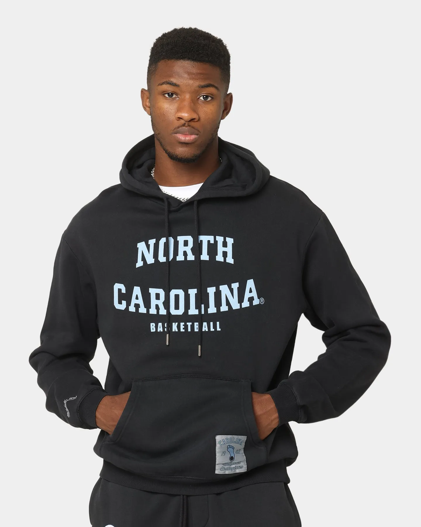 Mitchell & Ness North Carolina Vintage Hoodie Faded Black