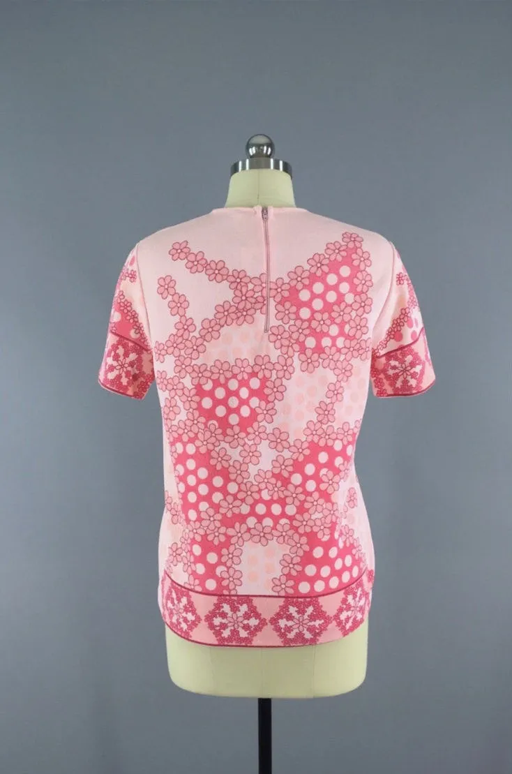 Vintage 1960s Knit T-Shirt / Mod Pink Floral Print