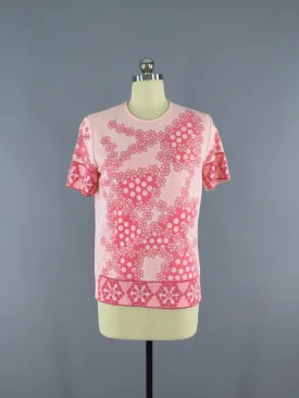 Vintage 1960s Knit T-Shirt / Mod Pink Floral Print